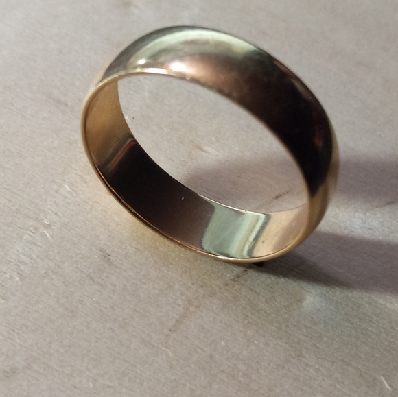 14kt Gold Wedding Band 5.25mm - Picture 2 of 11